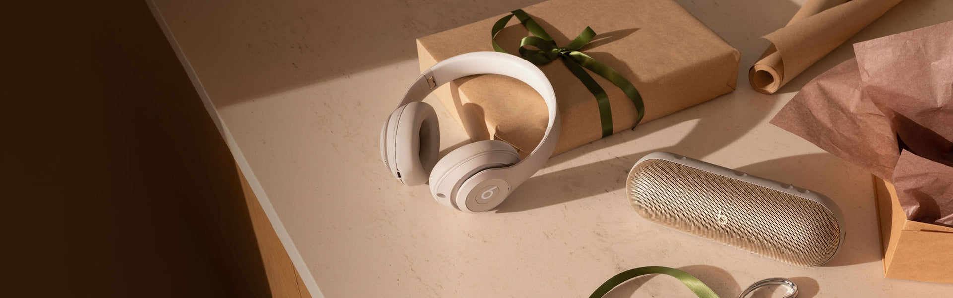 <b>Gifts for Tastemakers
</b>